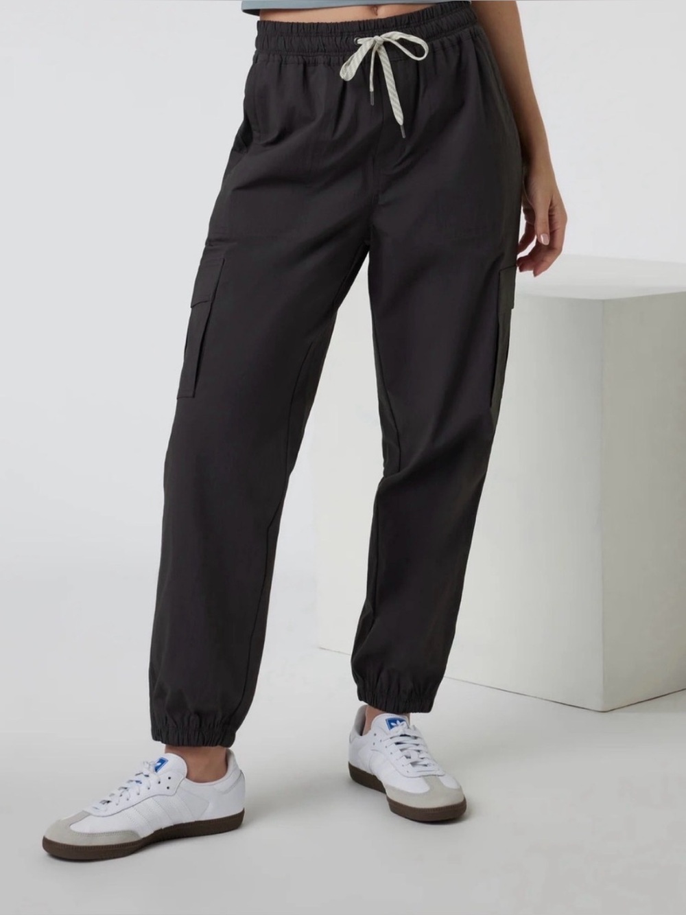 Women's Vuori Drak Grey Cargo Jogger Pants